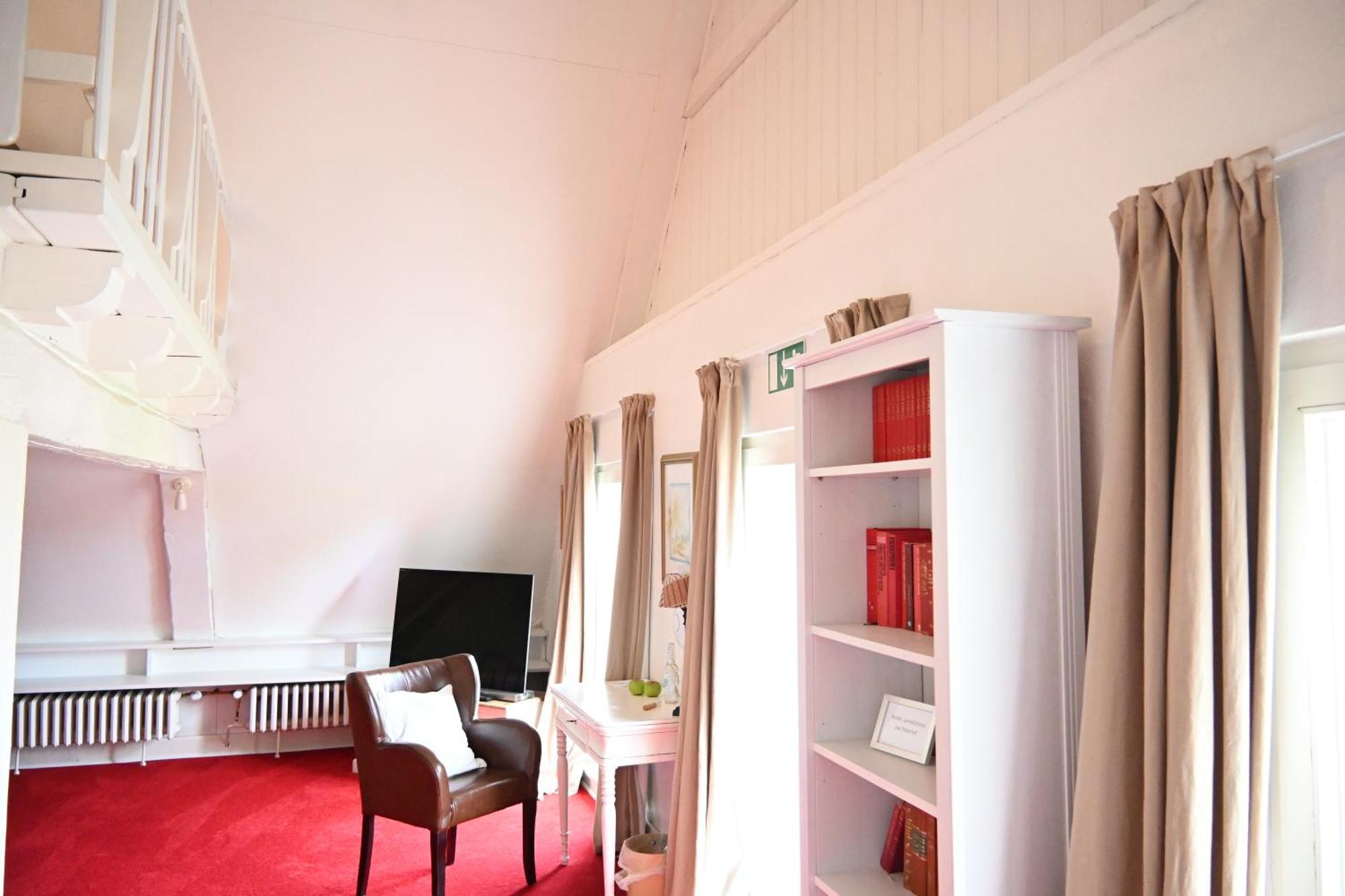 Landsitzhotel Und Seminarium Peterhof Hodorf Екстериор снимка