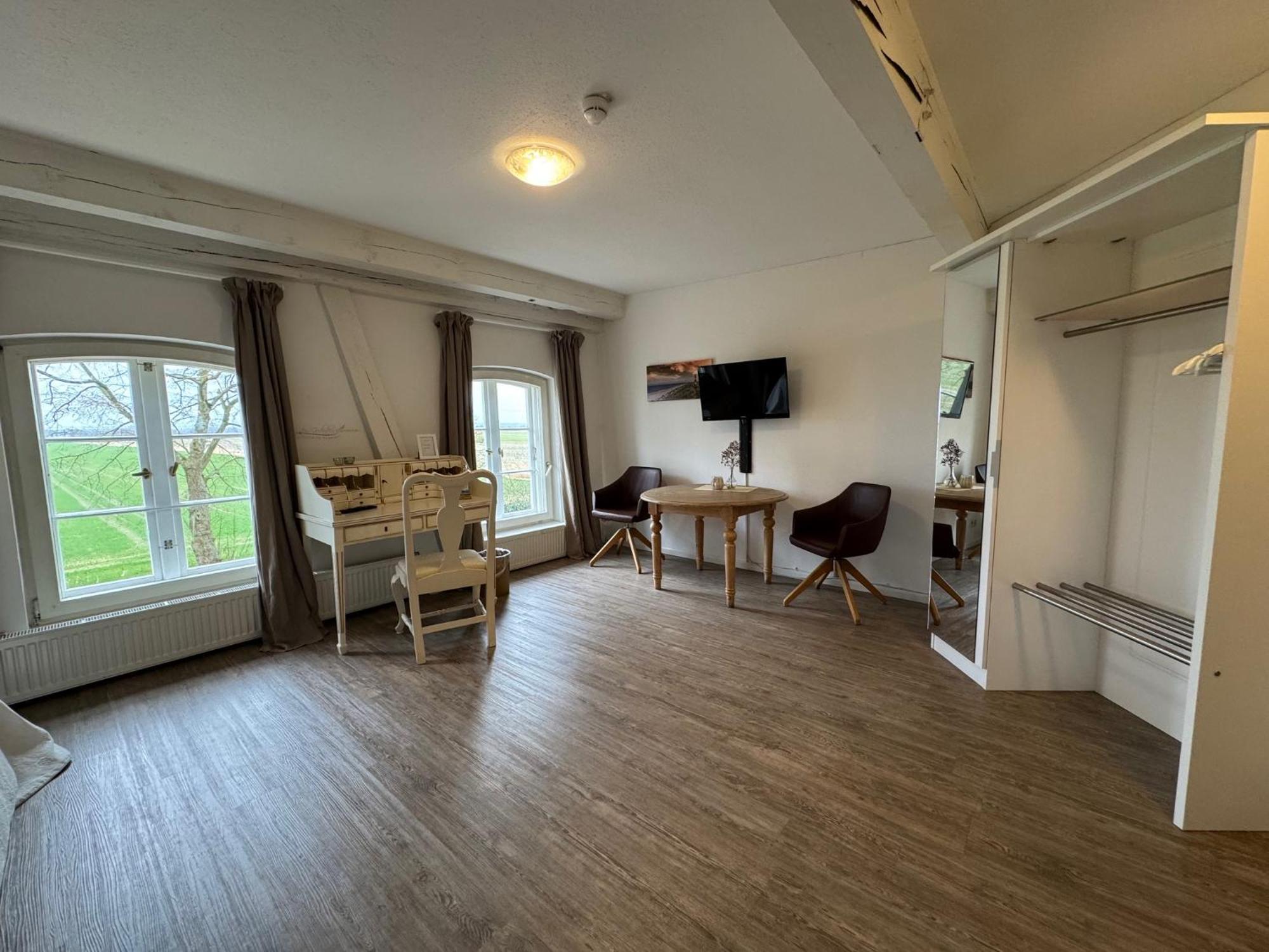 Landsitzhotel Und Seminarium Peterhof Hodorf Екстериор снимка
