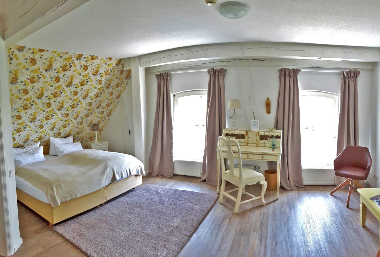 Landsitzhotel Und Seminarium Peterhof Hodorf Екстериор снимка