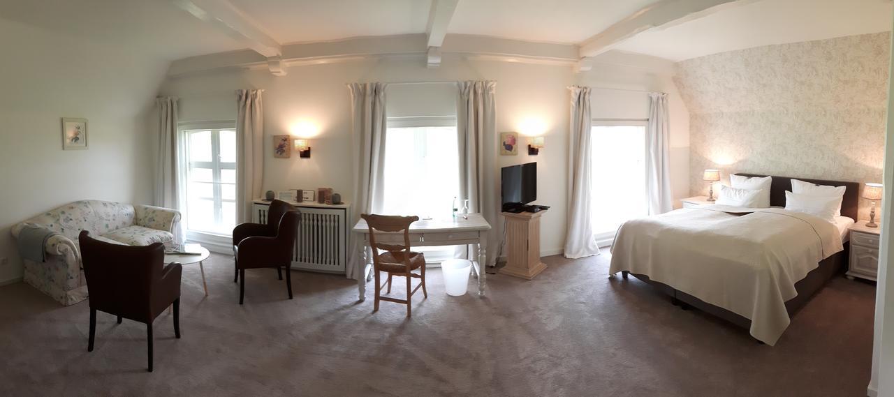 Landsitzhotel Und Seminarium Peterhof Hodorf Екстериор снимка